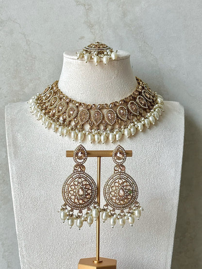 Riya Necklace Set