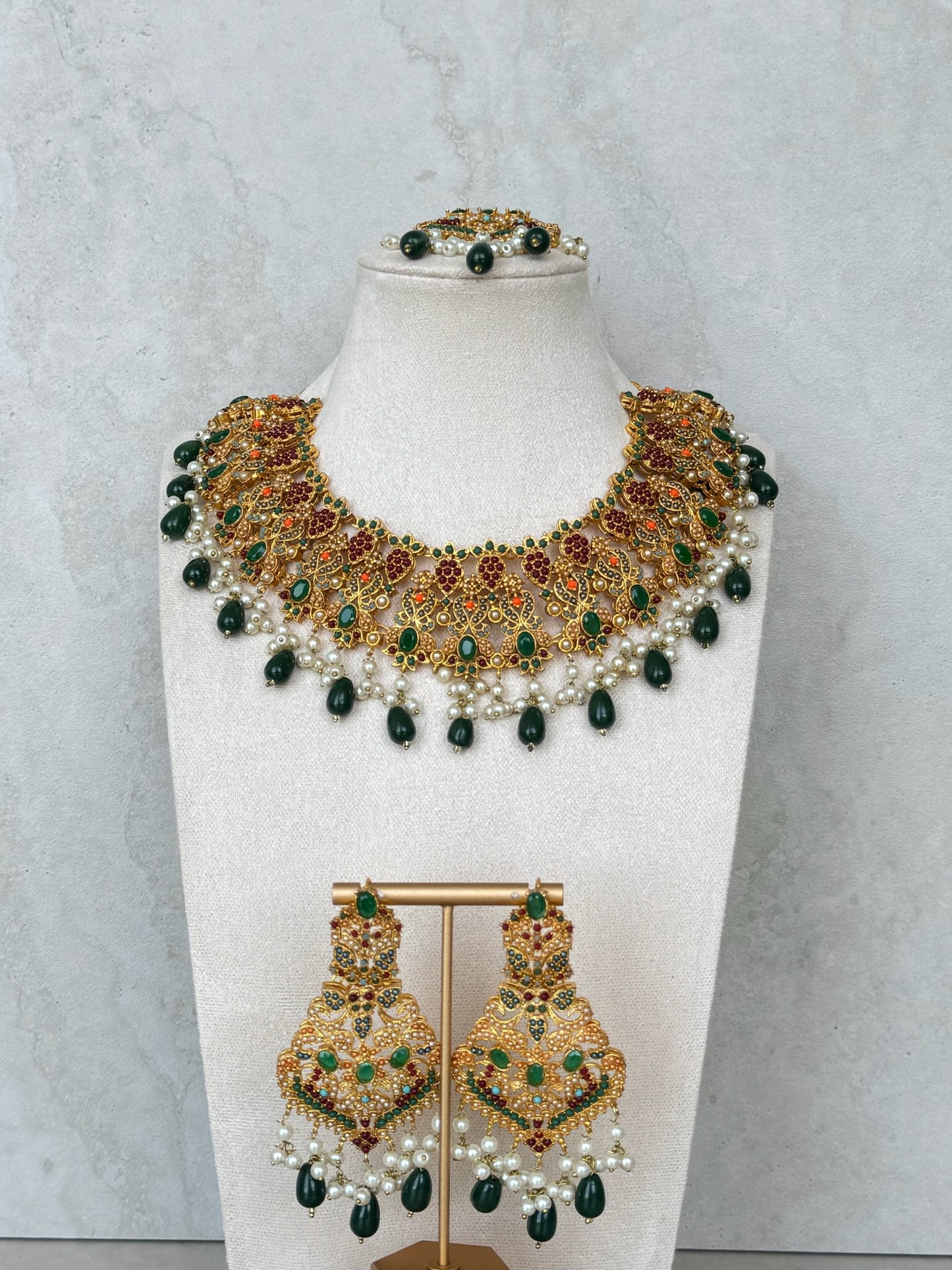 Suhana Necklace Set