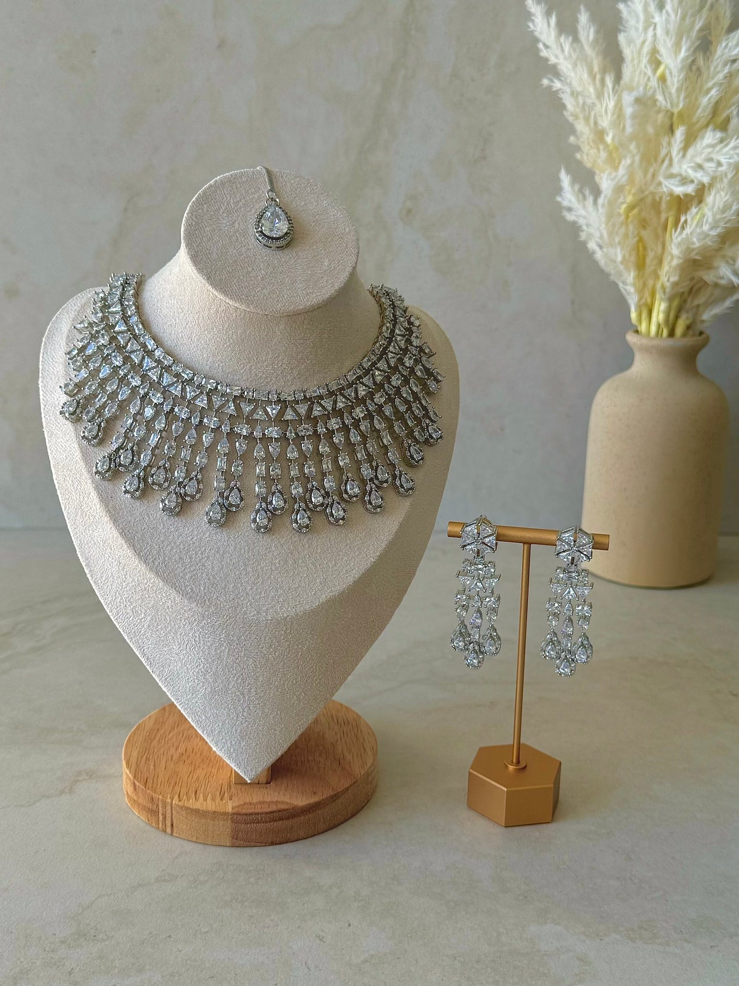 Hoorain Necklace Set